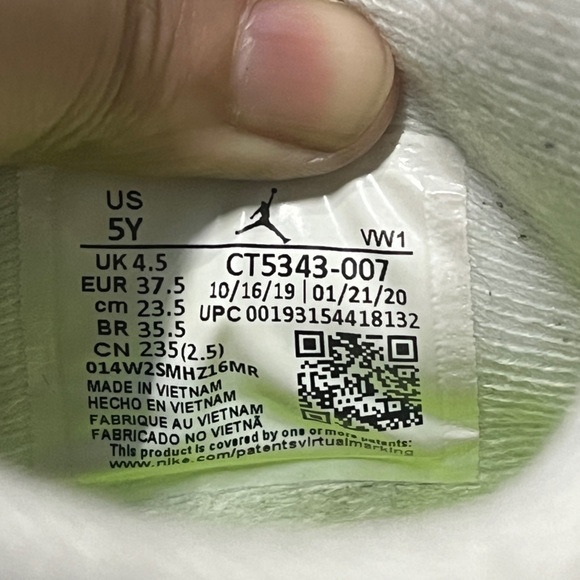 Air Jordan 4 Retro SE (GS) 100% Authentic - Picture 3 of 17